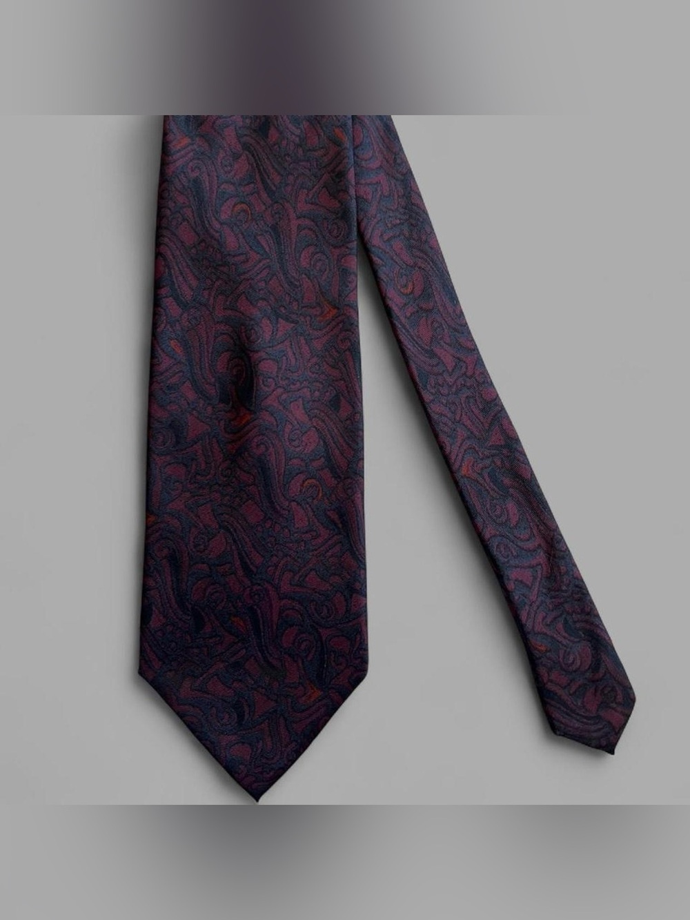 Vintage 90’s Hand Made In Italy 100% Silk Paisley Art Deco Casual Preppy Tie